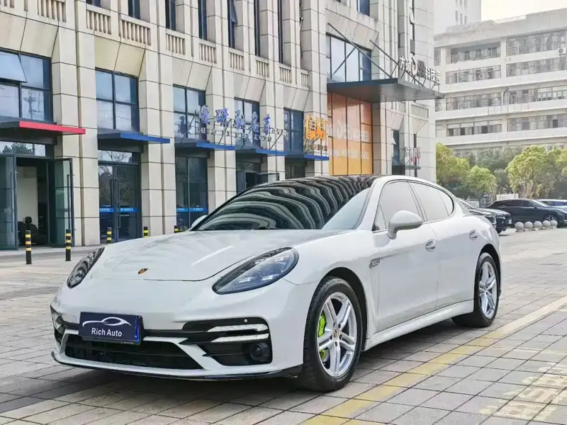 Porsche Panamera, 2013