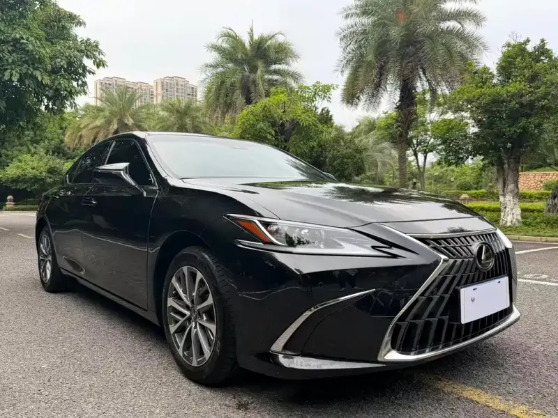 Lexus ES, 2024