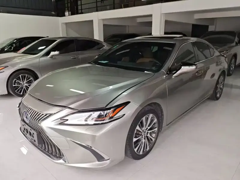 Lexus ES, 2019