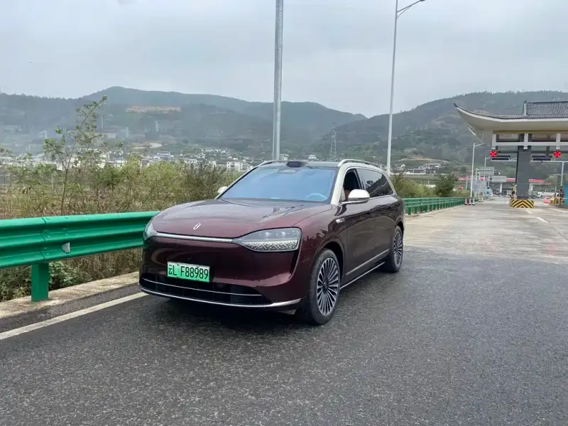 AITO M9, 2025