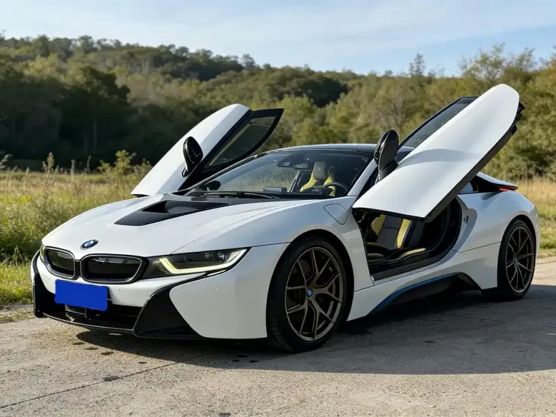 BMW i8, 2015