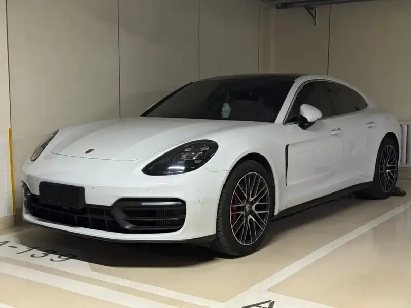 Porsche Panamera, 2022