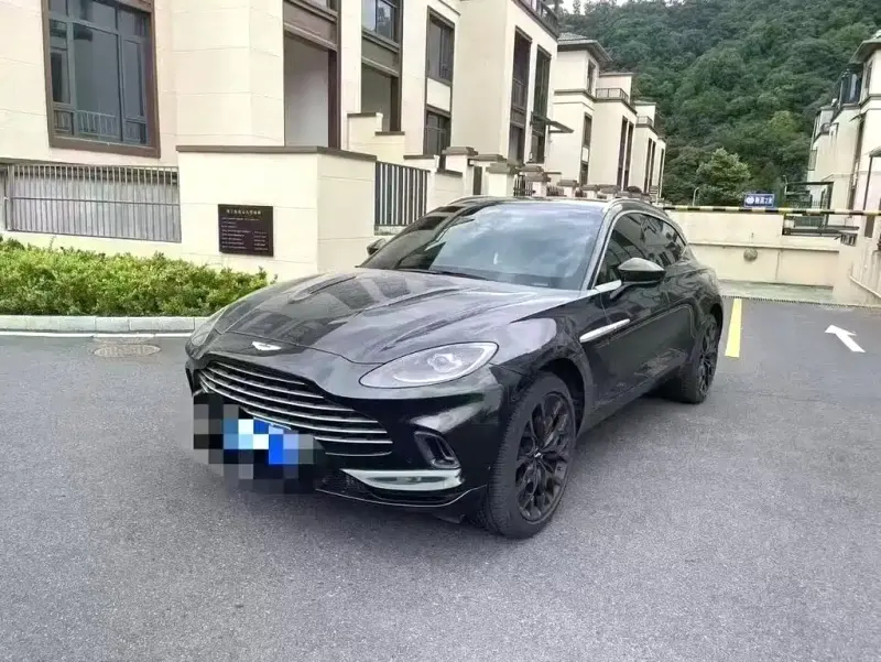 Aston Martin DBX, 2022