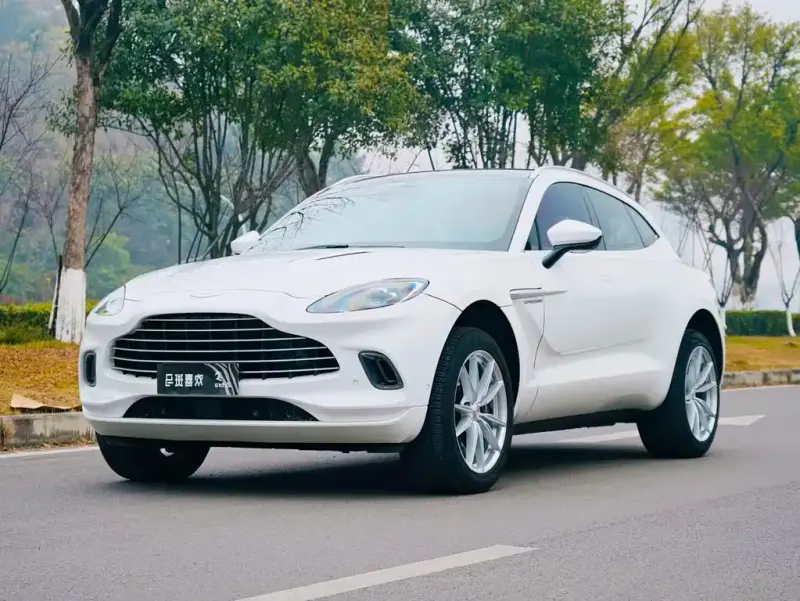 Aston Martin DBX, 2022