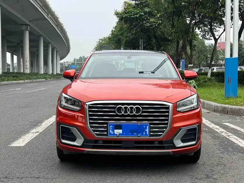 Audi Q2L, 2019