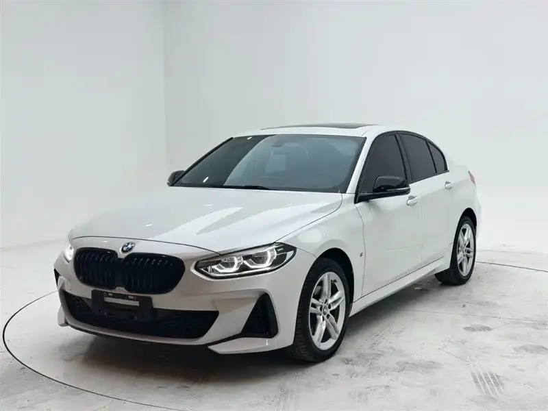 BMW 1 Series, 2022