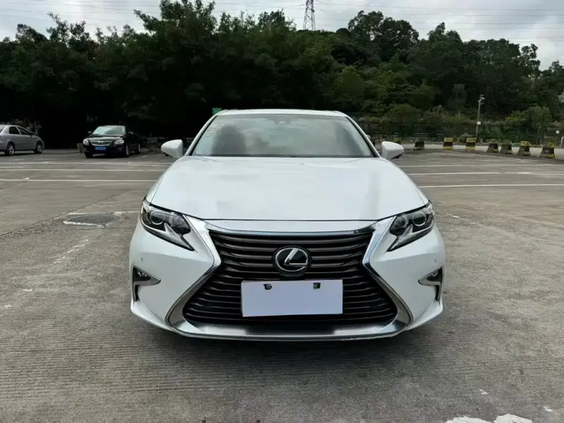 Lexus ES, 2017