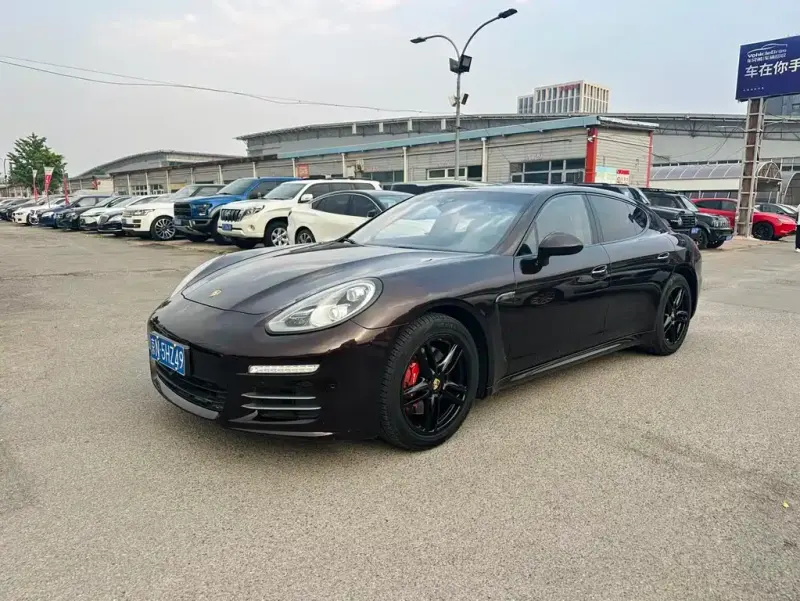 Porsche Panamera, 2015