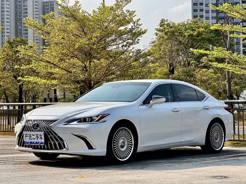 Lexus ES, 2020