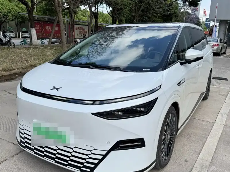 XPeng X9, 2025