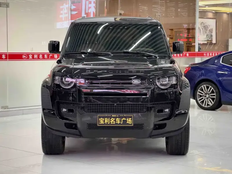 Land Rover Defender, 2025
