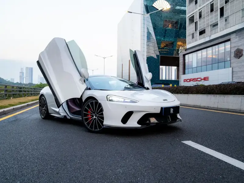 McLaren GT, 2023