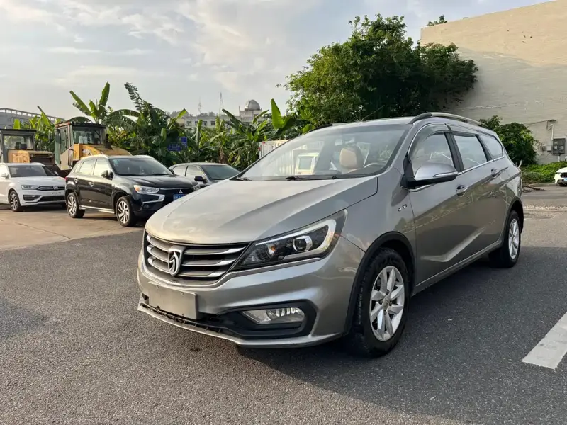 Baojun 310W, 2017