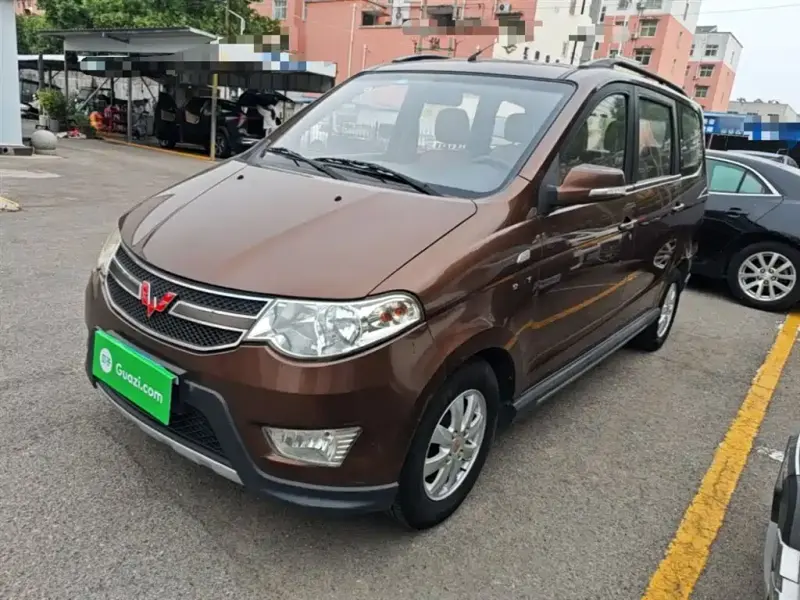 Wuling Hongguang, 2015