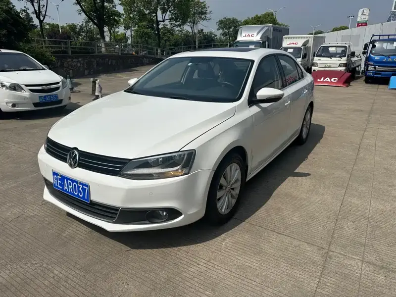 Volkswagen Sagitar, 2014