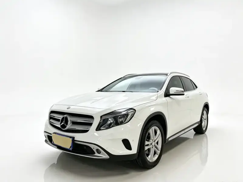 Mercedes-Benz GLA, 2015