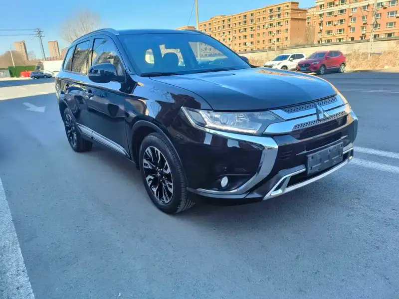 Mitsubishi Outlander, 2021