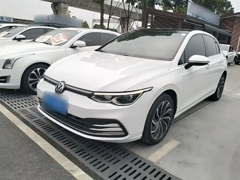 Volkswagen Golf, 2022