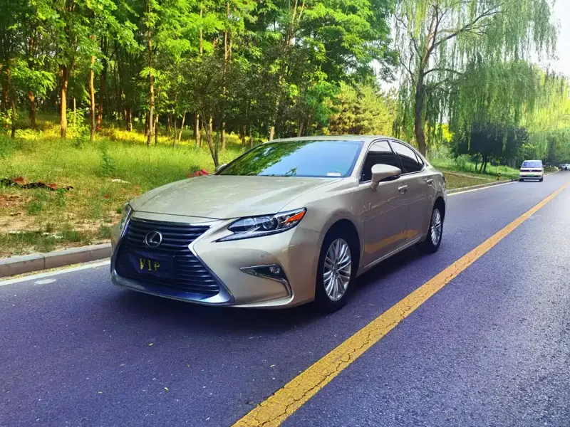 Lexus ES, 2018
