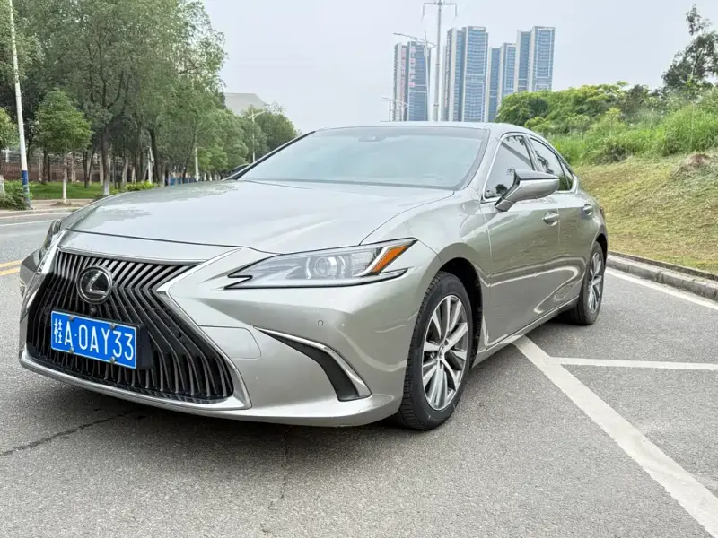 Lexus ES, 2020
