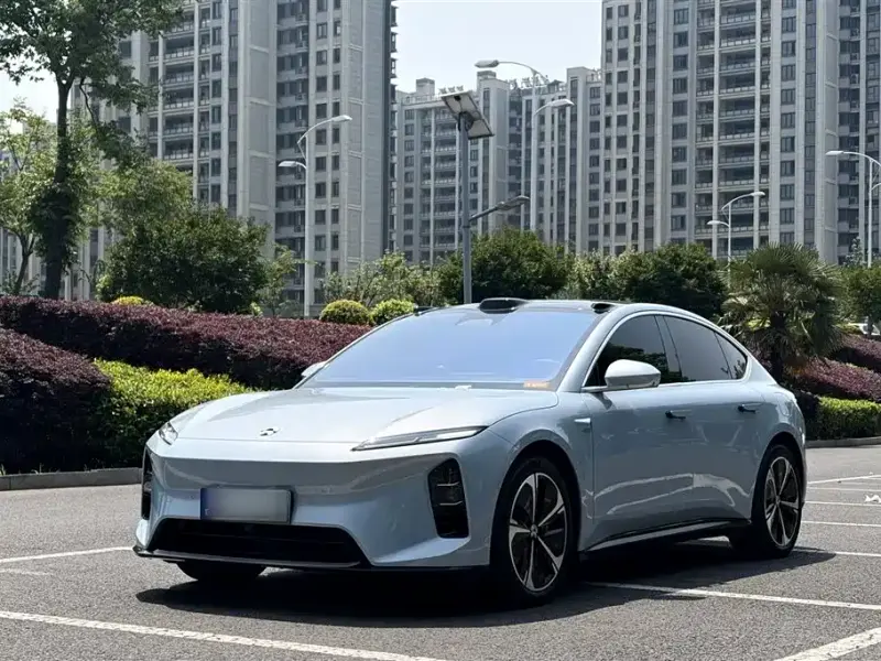 NIO ET5, 2025