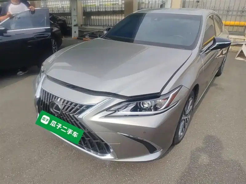 Lexus ES, 2024