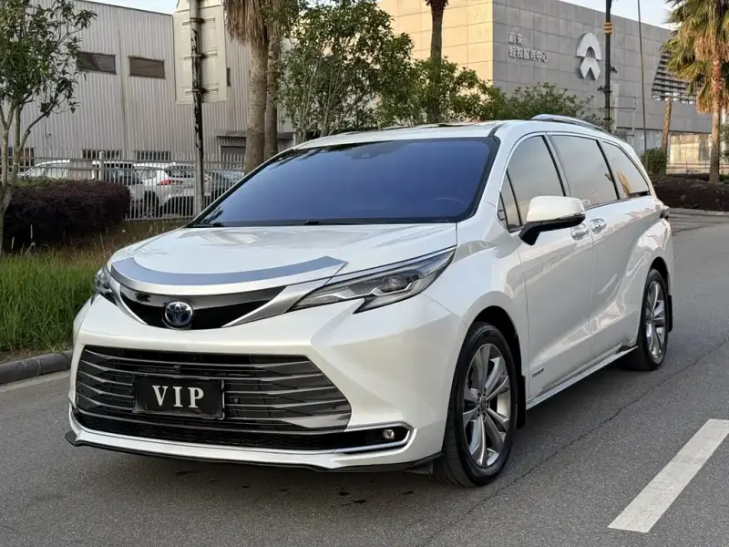 Toyota Sienna, 2023