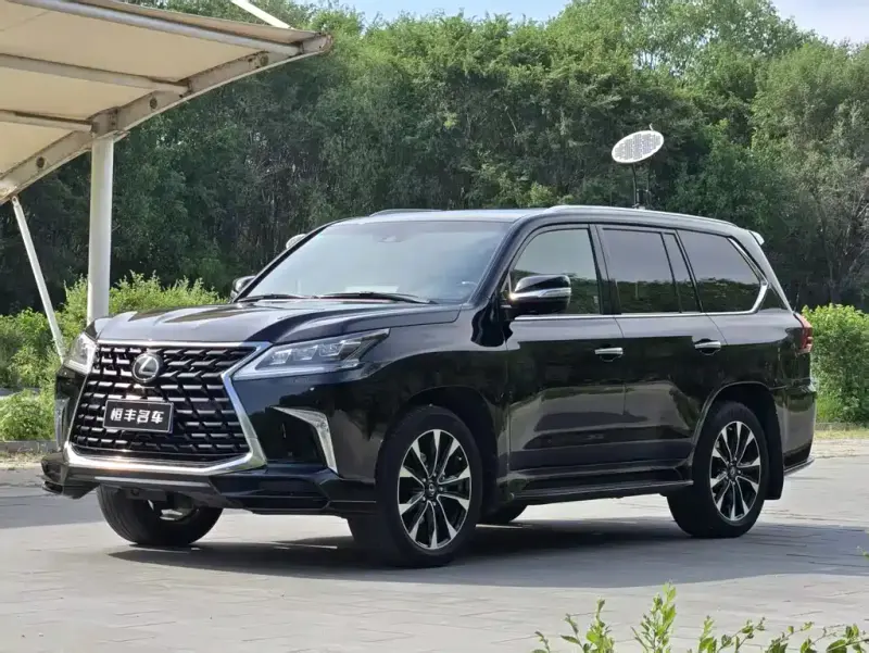 Lexus LX, 2022