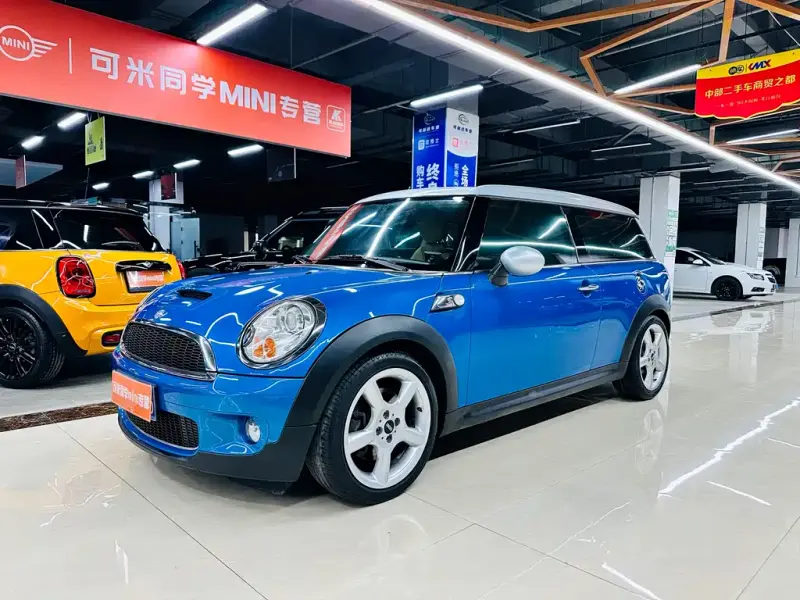 MINI Clubman, 2010