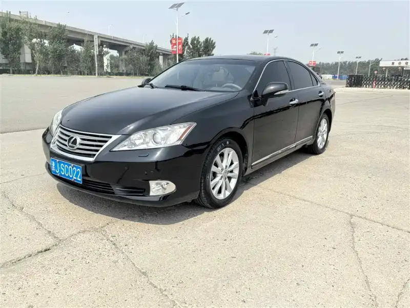 Lexus ES, 2012