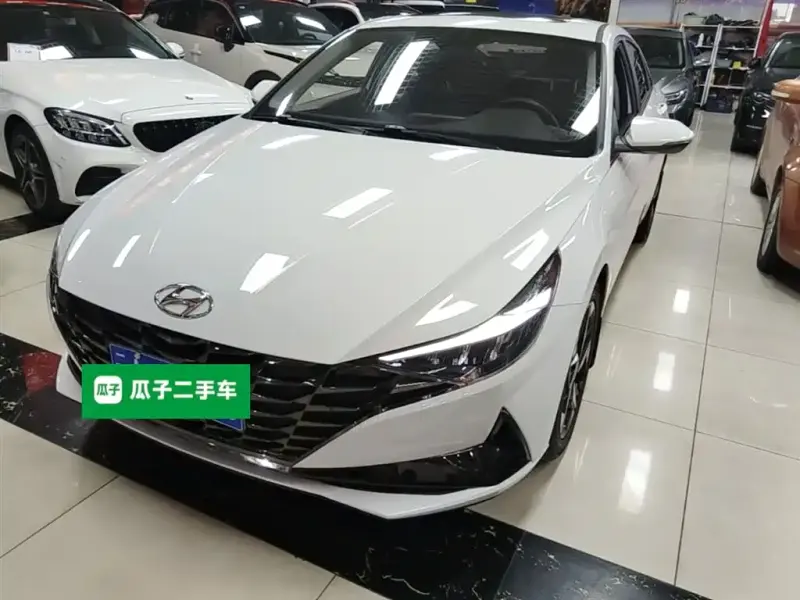 Hyundai Elantra, 2022