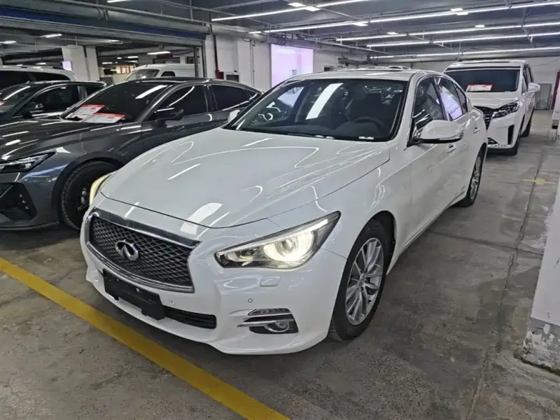 Infiniti Q50L, 2017