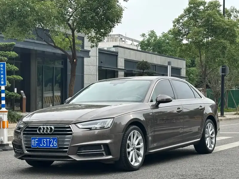 Audi A4L, 2018
