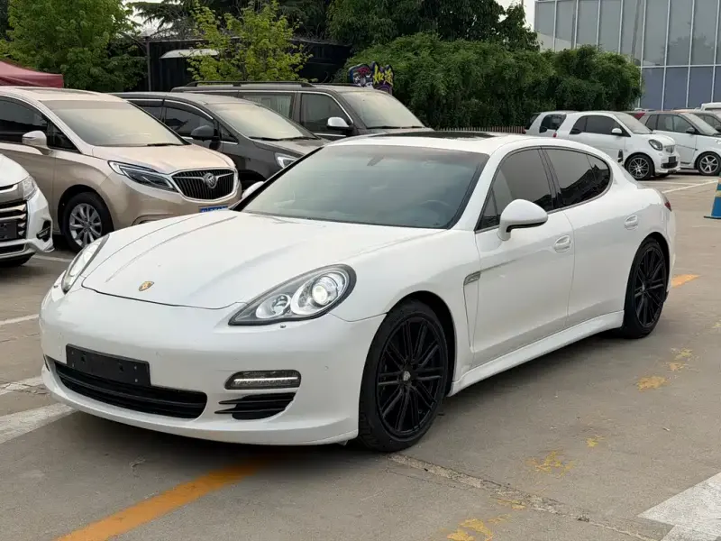 Porsche Panamera, 2010