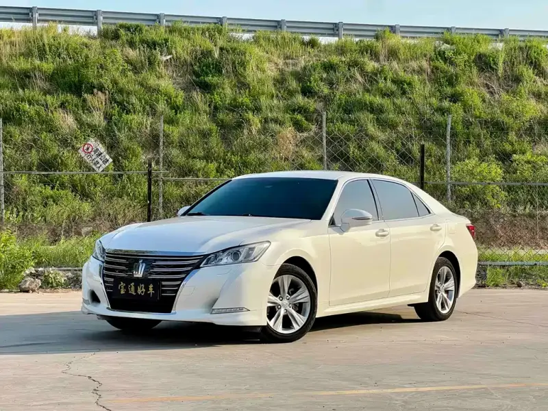 Toyota Crown, 2016
