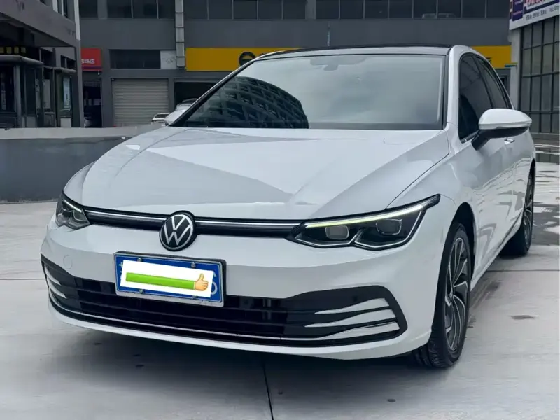 Volkswagen Golf, 2022
