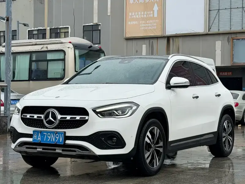 Mercedes-Benz GLA, 2022