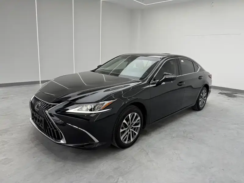 Lexus ES, 2023