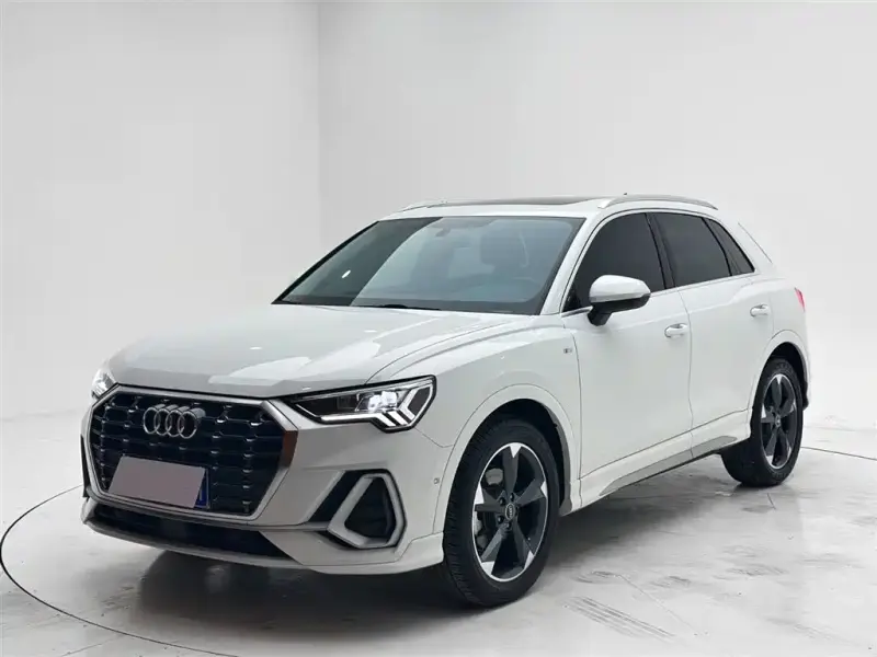 Audi Q3, 2022