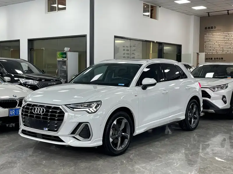 Audi Q3, 2022