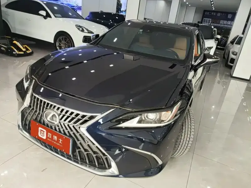 Lexus ES, 2024