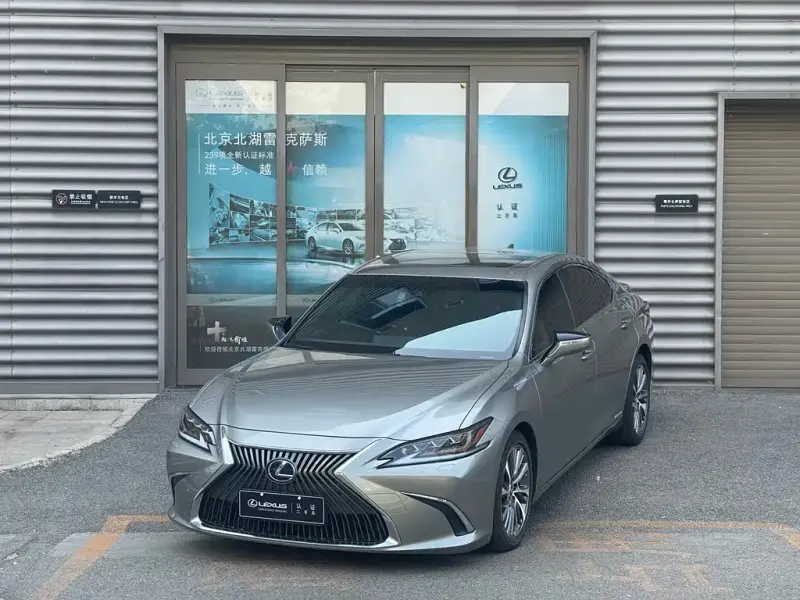 Lexus ES, 2021