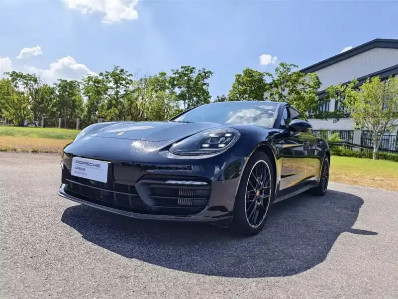 Porsche Panamera, 2023