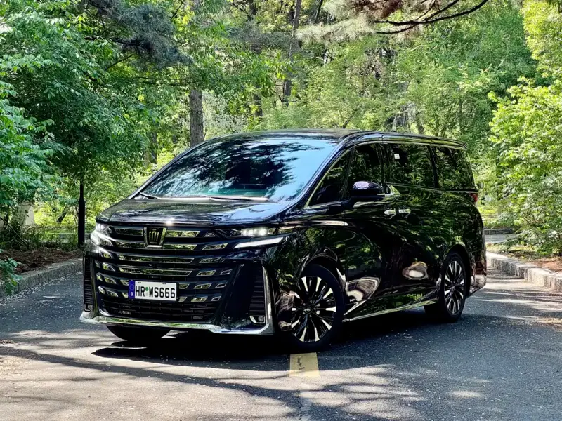 Toyota Vellfire, 2025