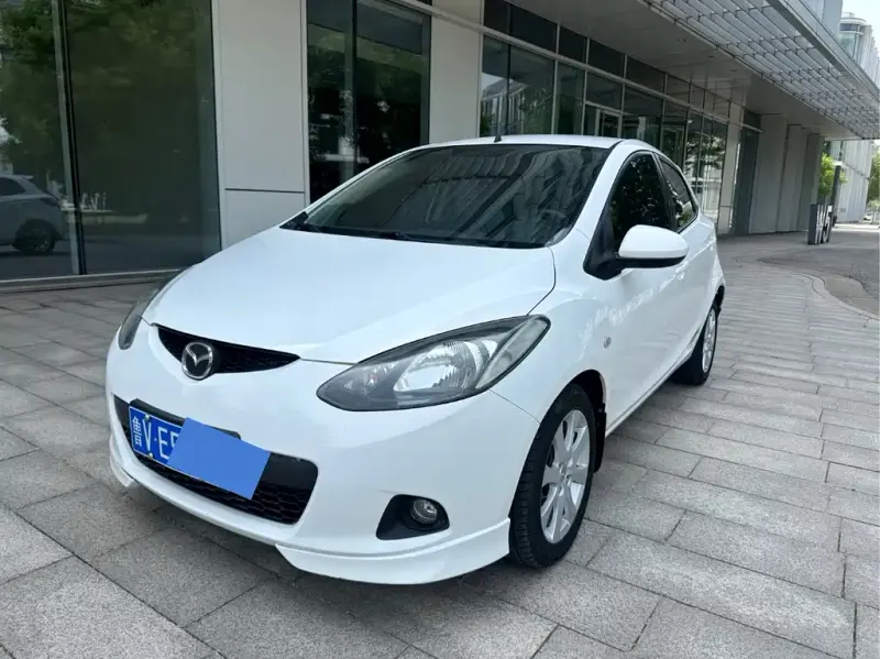 Mazda 2, 2011