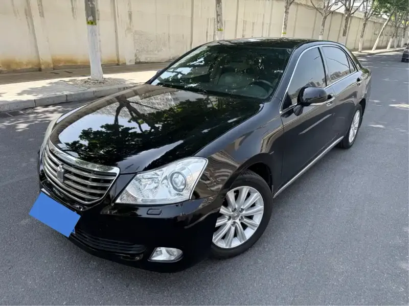 Toyota Crown, 2012