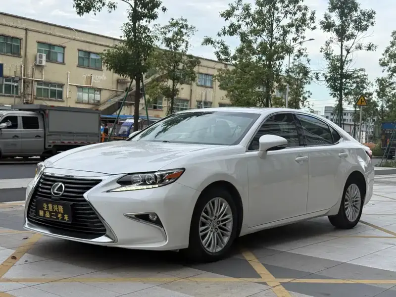 Lexus ES, 2017