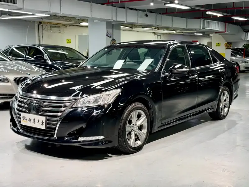 Toyota Crown, 2016