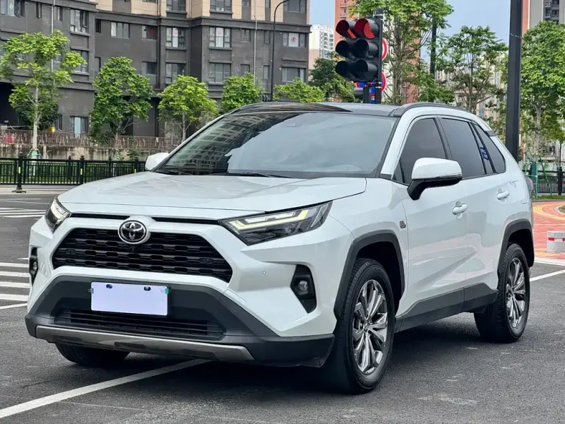 Toyota RAV4, 2024