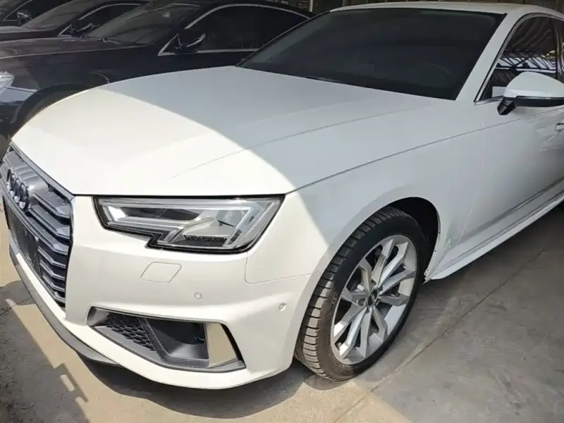 Audi A4L, 2020